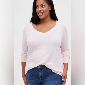 Torrid V-Neck Long Sleeve Tee Classic Fit size 1 (14/16). Pink. EUC.
